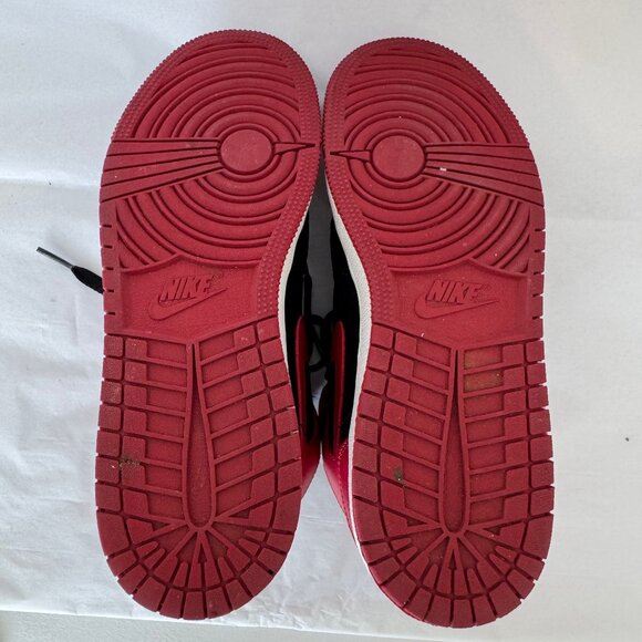 Nike Air Jordan 1 Mid Banned Black Red Bred Retro Shoes-sz. 5Y - Picture 3 of 8